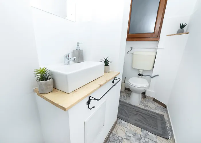 Color Apartments Franceza Street 4Bedrooms