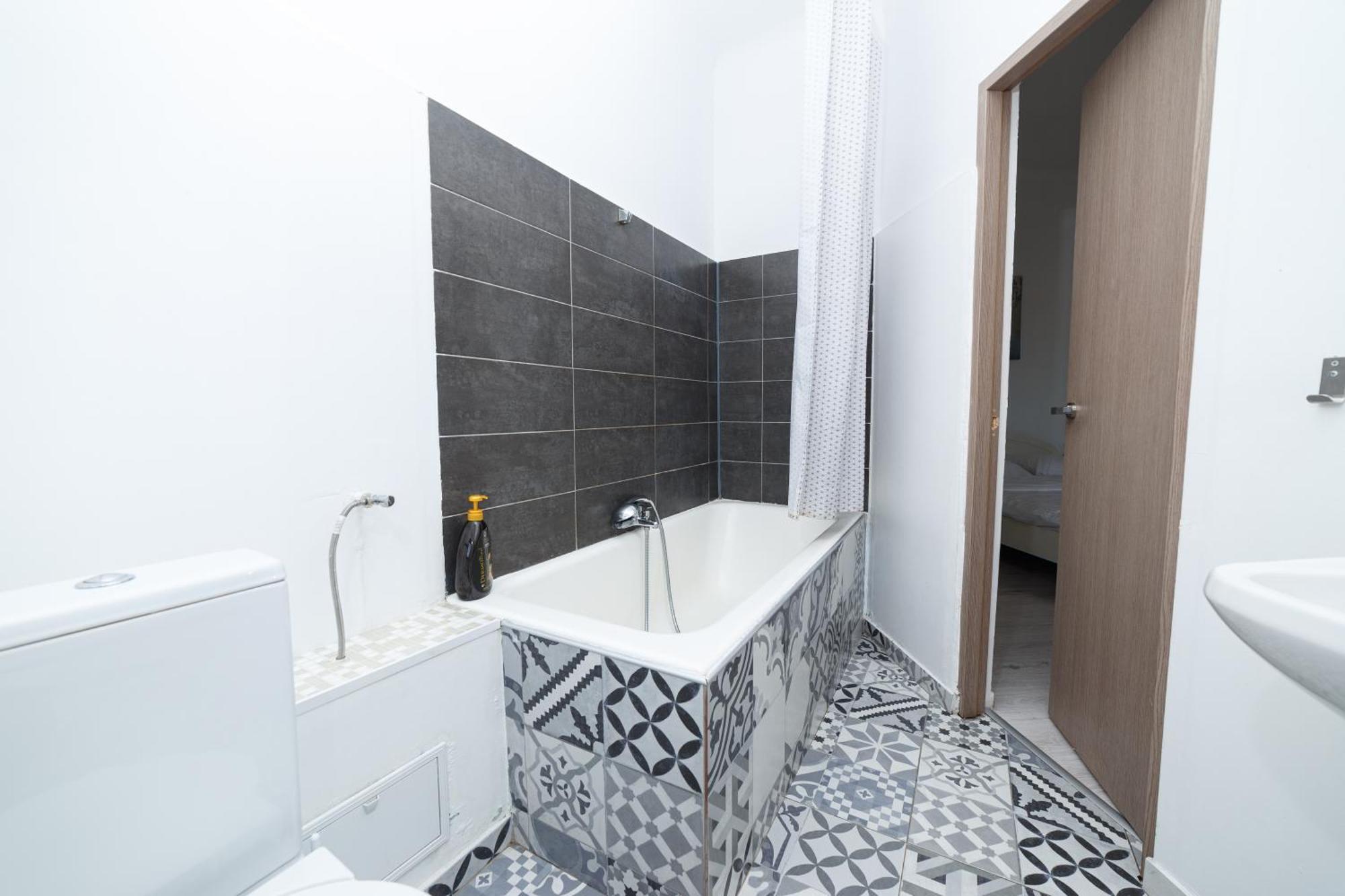 Color Franceza Street 4bedrooms Apartment *