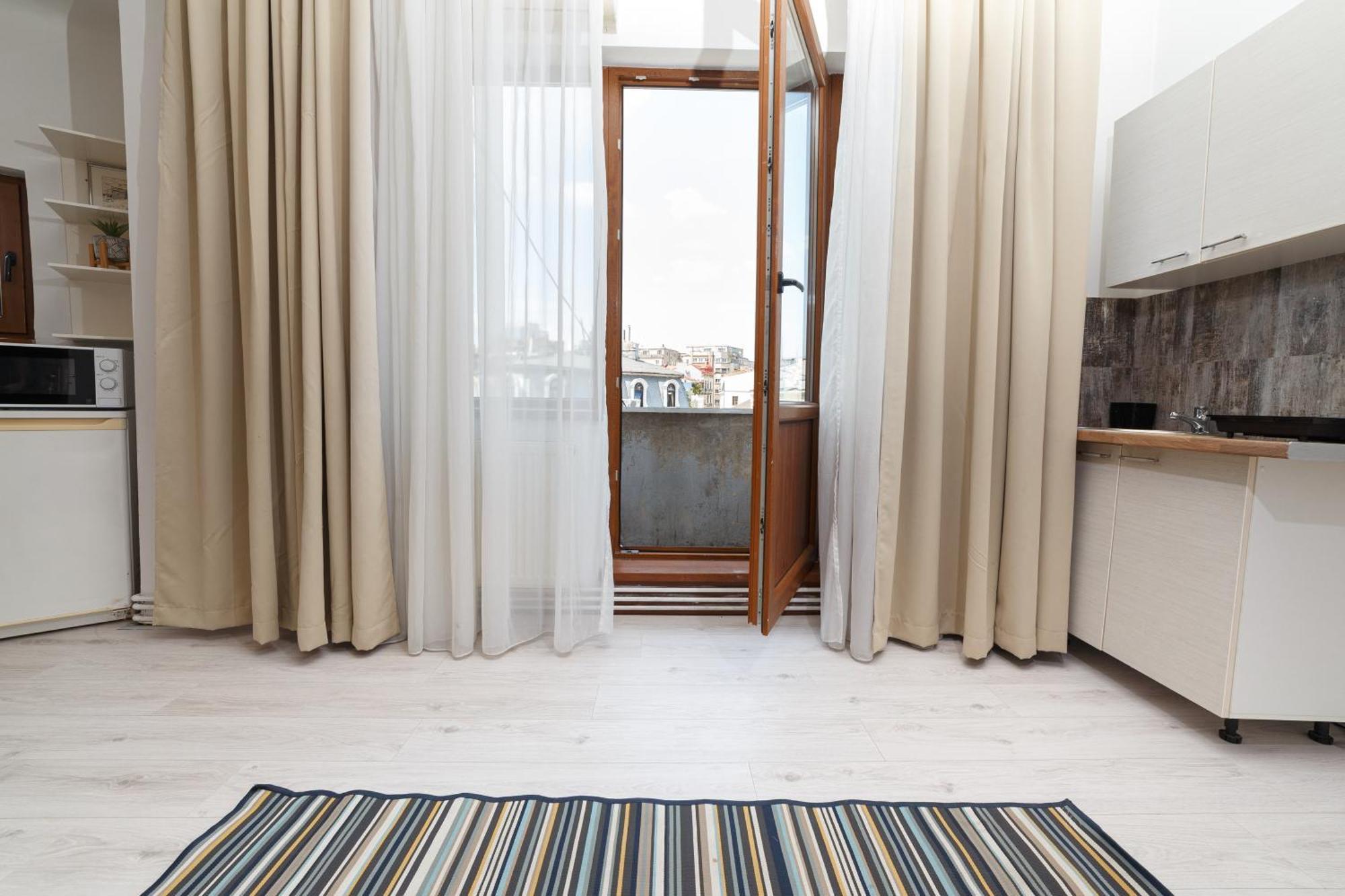 Color Franceza Street 4bedrooms Apartment *
